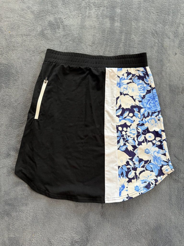 Size 10 navy floral skirt