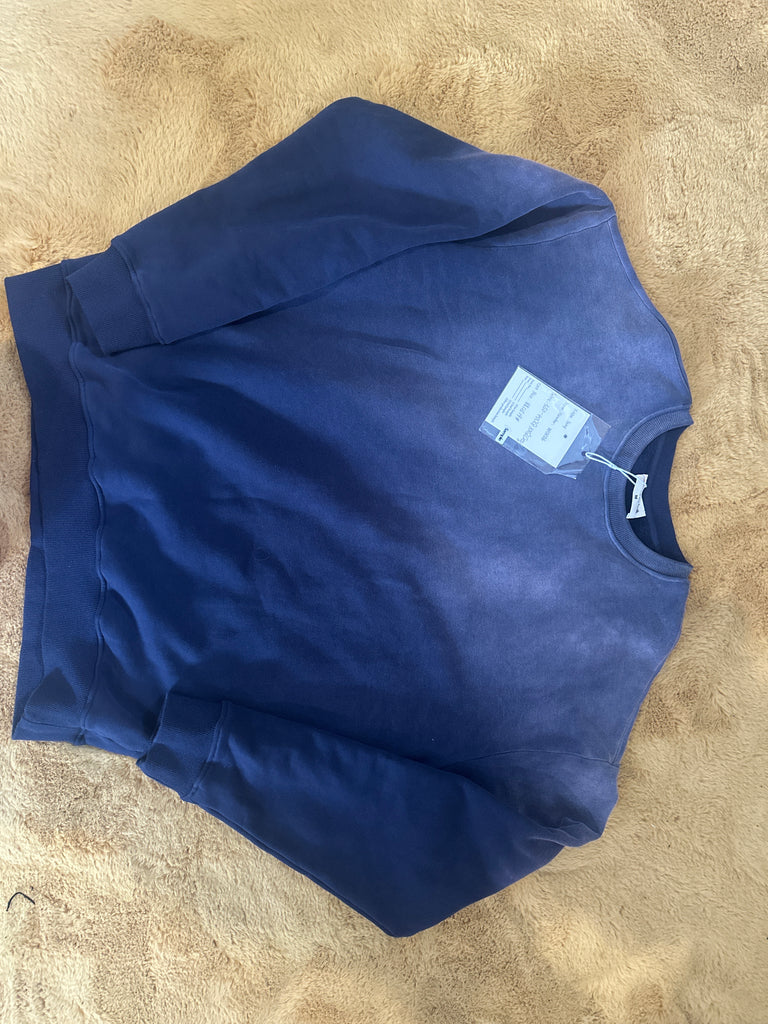 Size M sample fabric crew