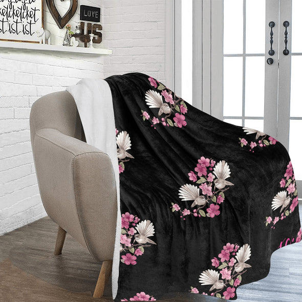 ETC Black Plush Floral Fantail Blanket